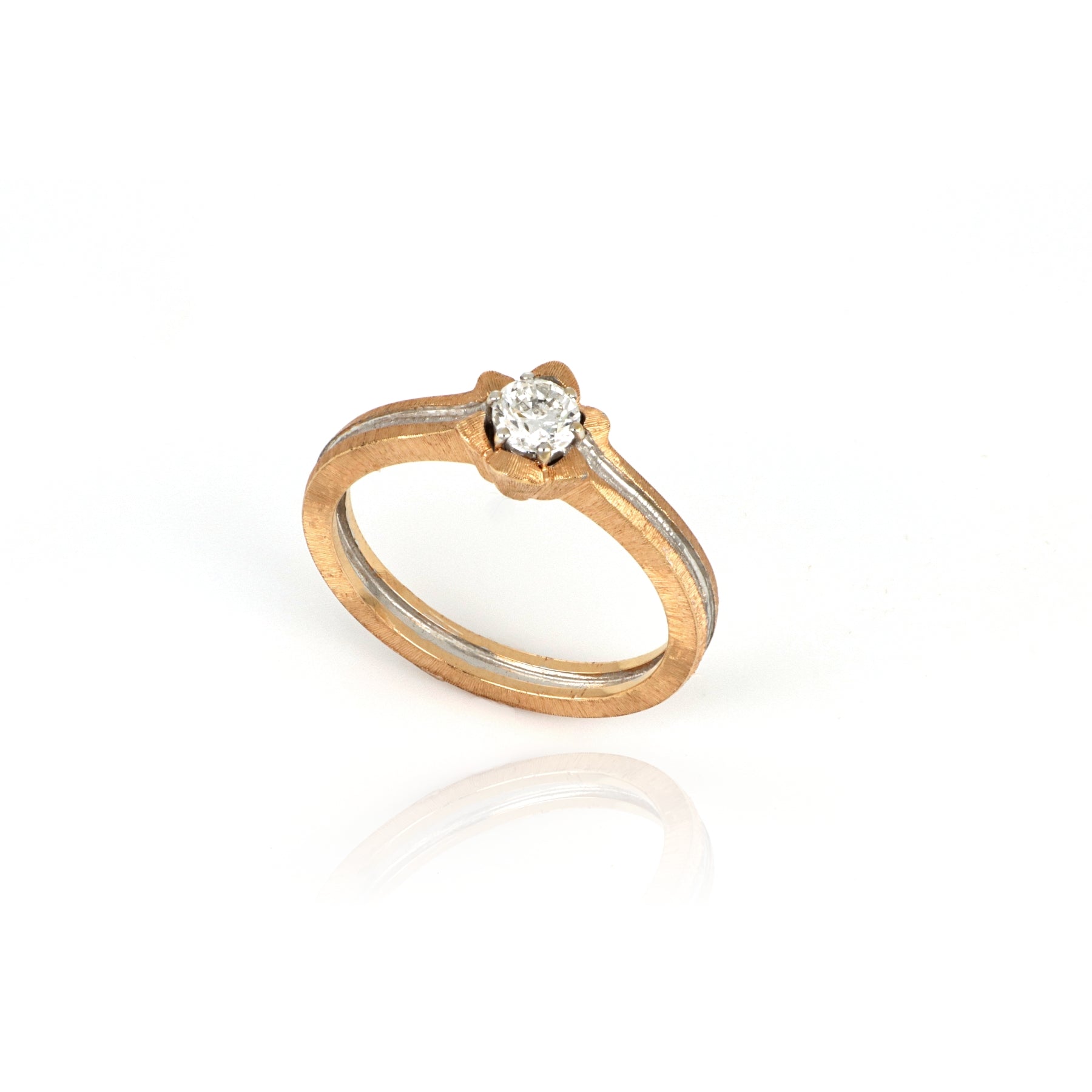 White And Rose Florentine Solitaire Ring