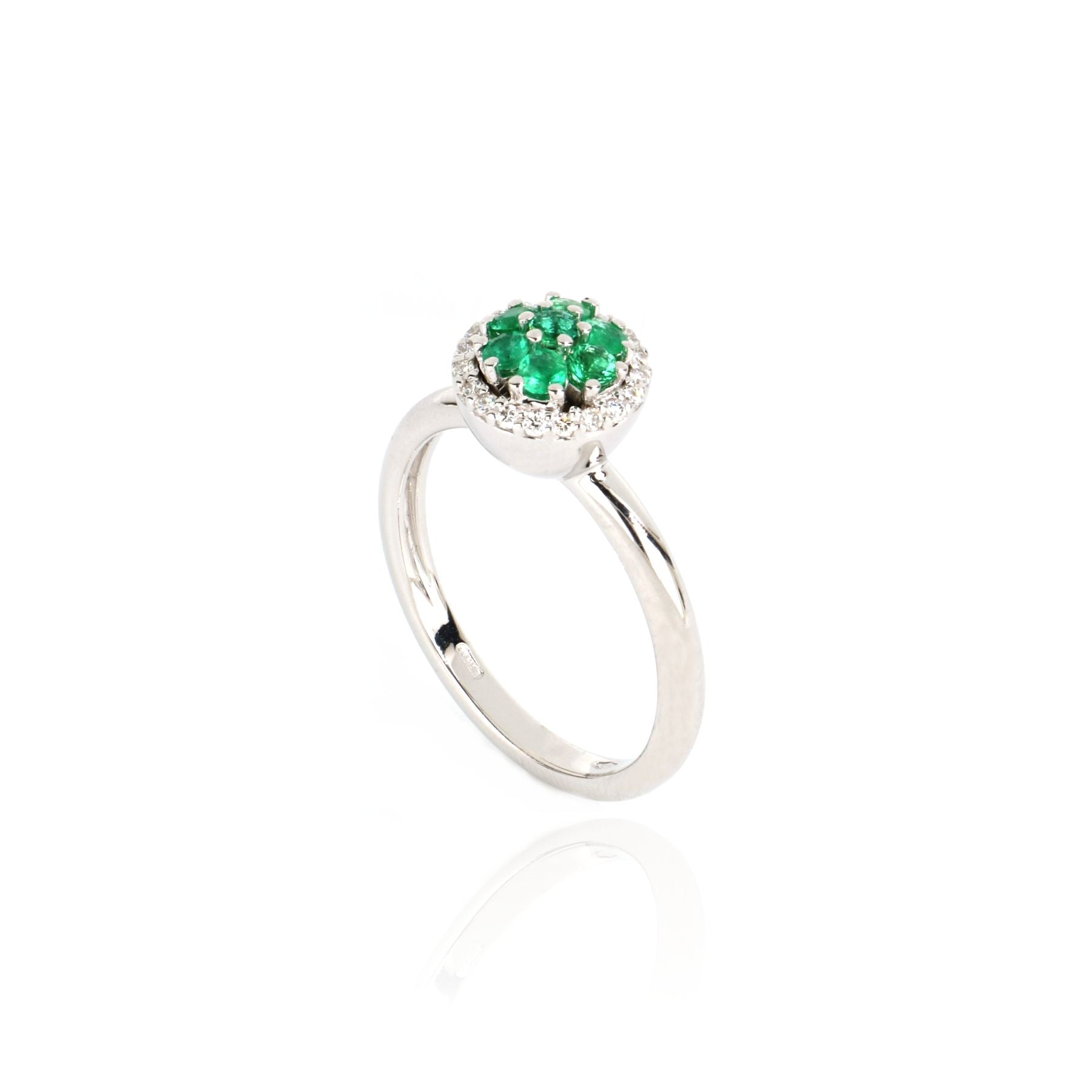Video White Gold Ring With Emeralds And Diamonds